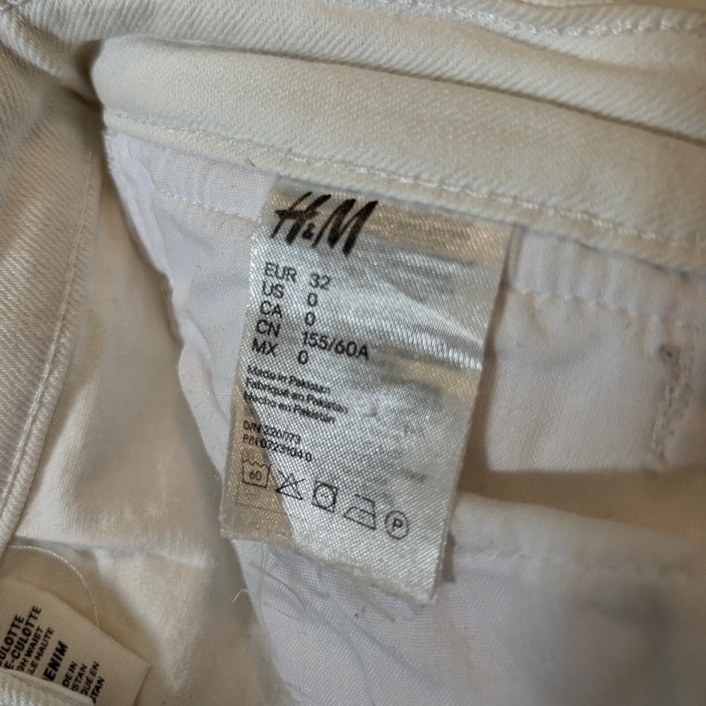 H&M • White wide-leg cropped culotte jeans - Picture 9 of 15
